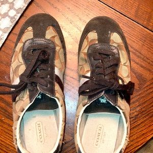 Real coach woman’s shoes size 7 Barely worn in perfect shape